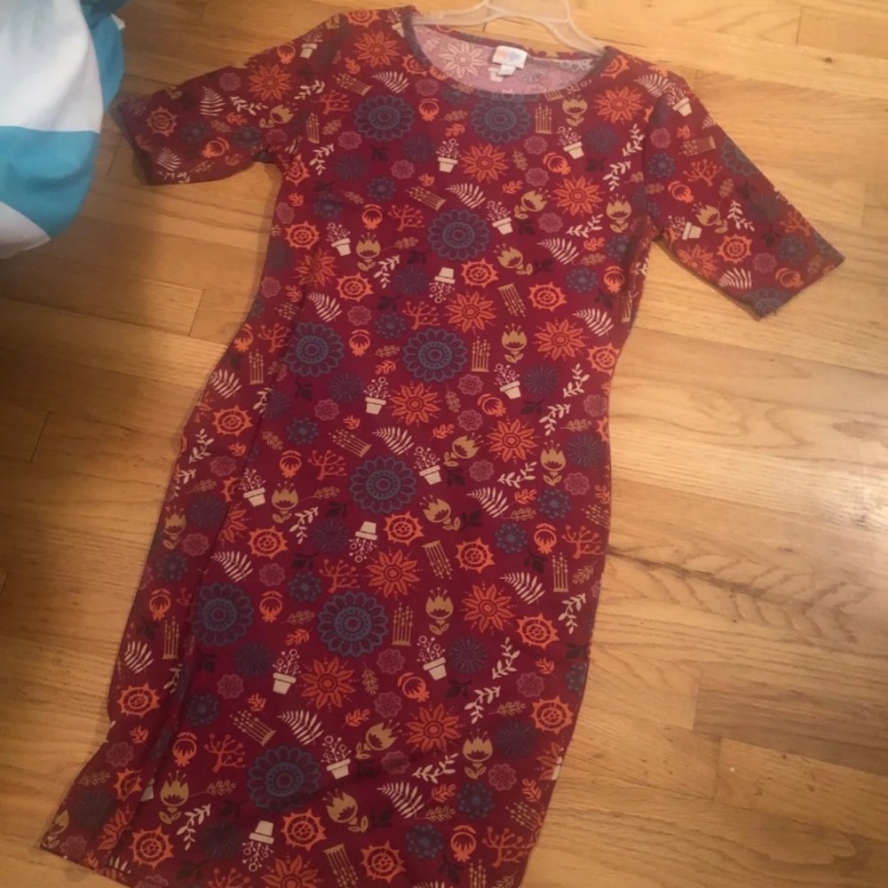Size M Julia Dress Lularoe